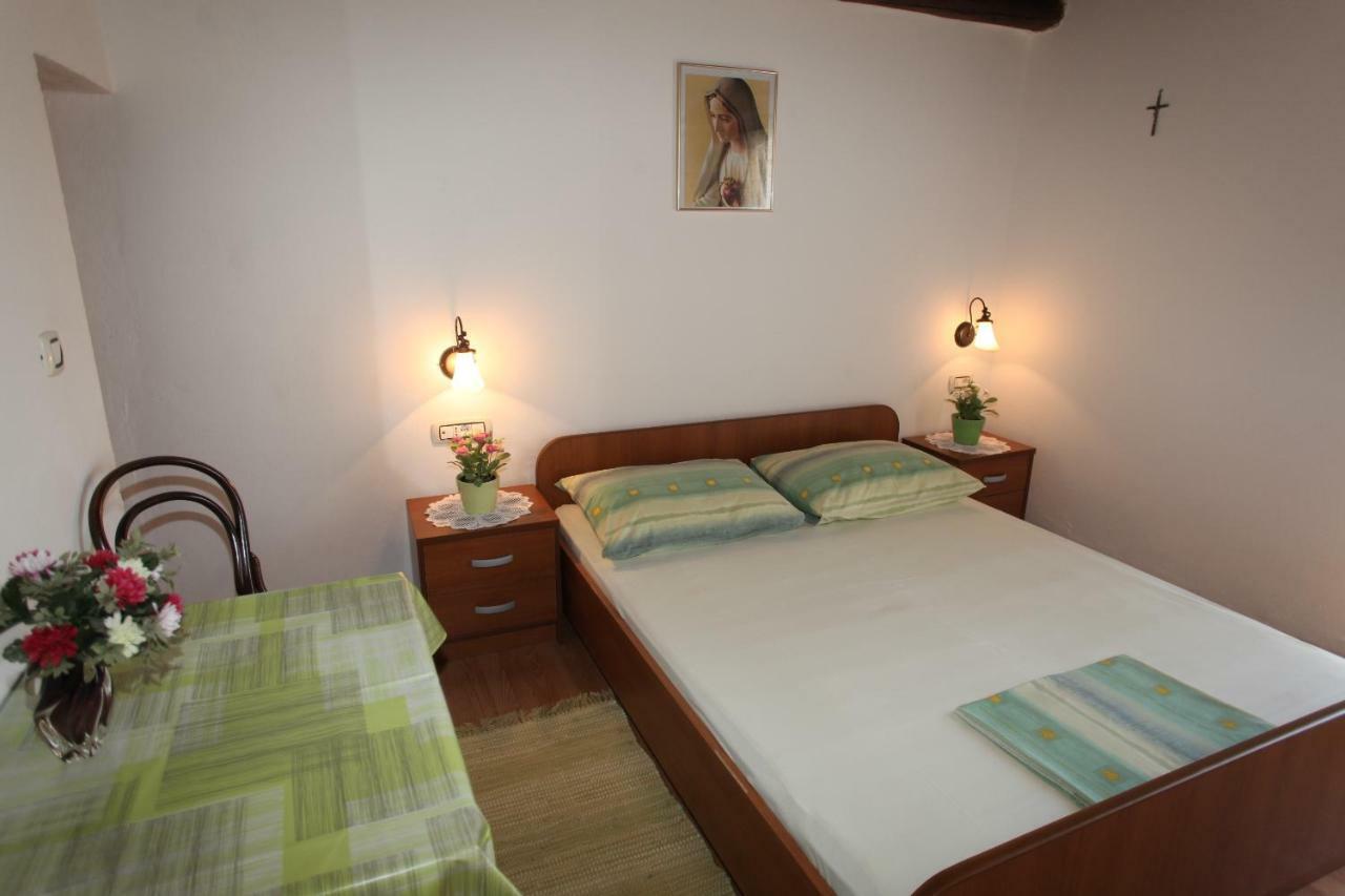 Vrana  Accommodation Lily מראה חיצוני תמונה